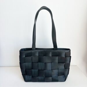 Harveys Seatbelt Bag Black Tote Purse Snap Closure Medium